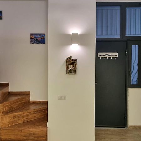 Casa Comoda E Centrale In Quartiere Storico Di Napoli Exterior foto