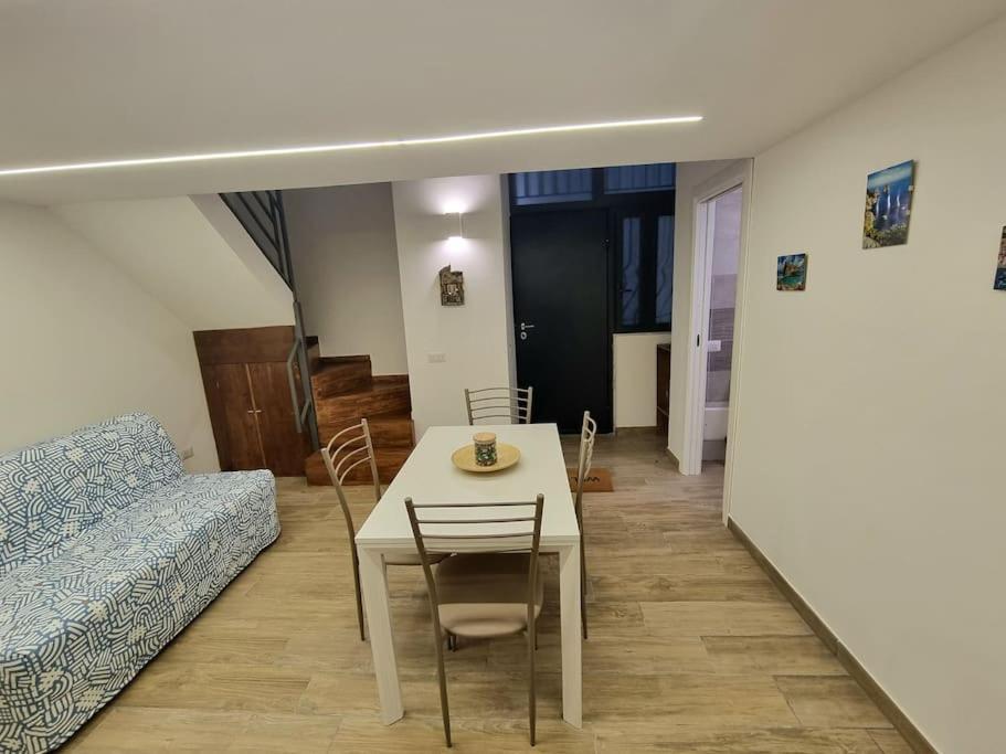 Casa Comoda E Centrale In Quartiere Storico Di Napoli Exterior foto